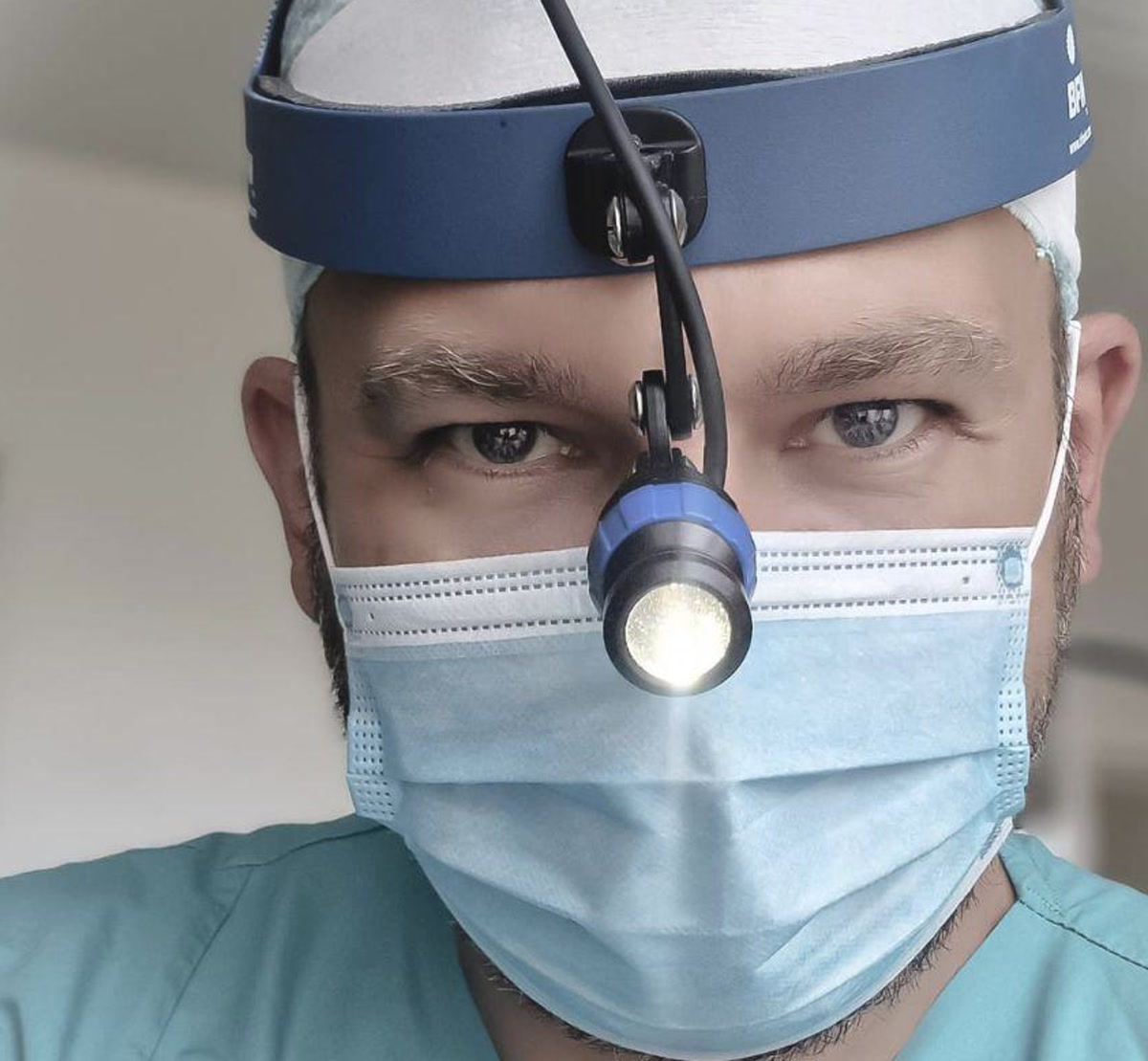 Dr. Costenco in OR — echte WhatsApp-beeld